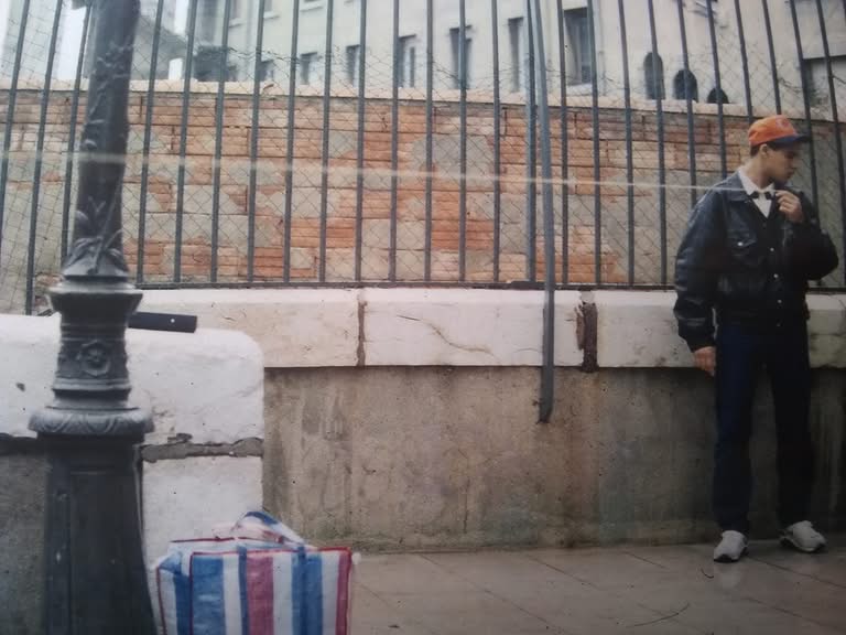 24 jours après mon 24ème anniversaire le 24 décembre je déclare mon indépendance, Avenue de la République, Marseille 1993, vidéo inédite 7’